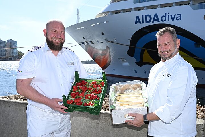 Heimat auf dem Teller – Deutscher Spargel und Erdbeeren aus der Region an Bord der AIDA Schiffe