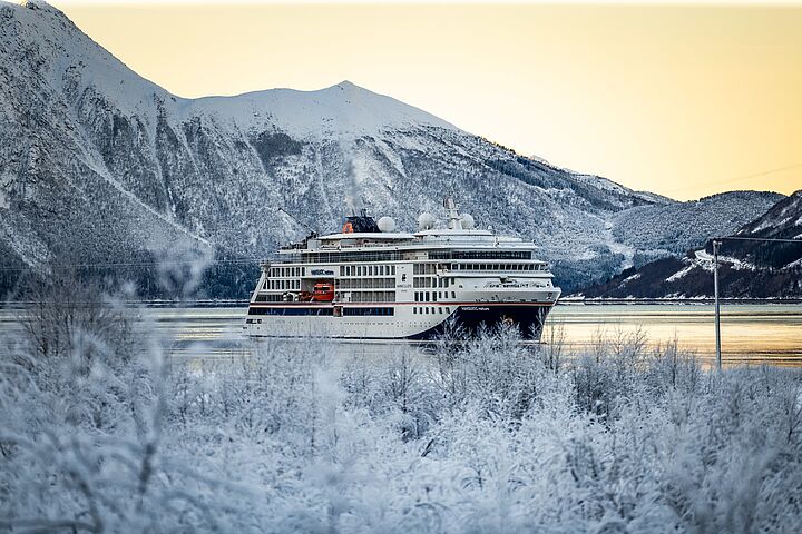 Polarlichter im Blick: Expeditionsreisen 2026/27 mit Hapag-Lloyd Cruises Polarlichter im Blick: Expeditionsreisen 2026/27 mit Hapag-Lloyd Cruises