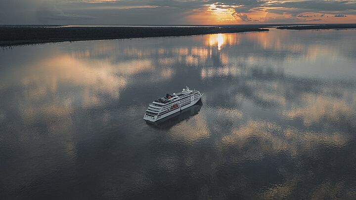 HANSEATIC inspiration feiert Premiere auf dem Amazonas