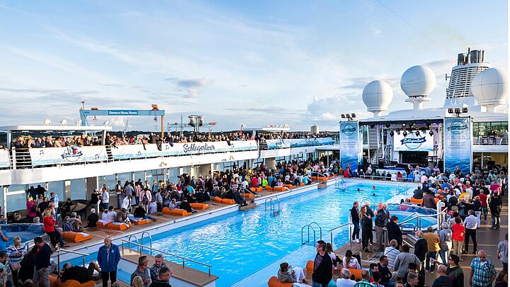 Die Mein Schiff 2 mischt mit dem Schlagerliner 5 die Nordsee auf - Die Event-Reise geht in die nächste Runde Die Mein Schiff 2 mischt mit dem Schlagerliner 5 die Nordsee auf - Die Event-Reise geht in die nächste Runde