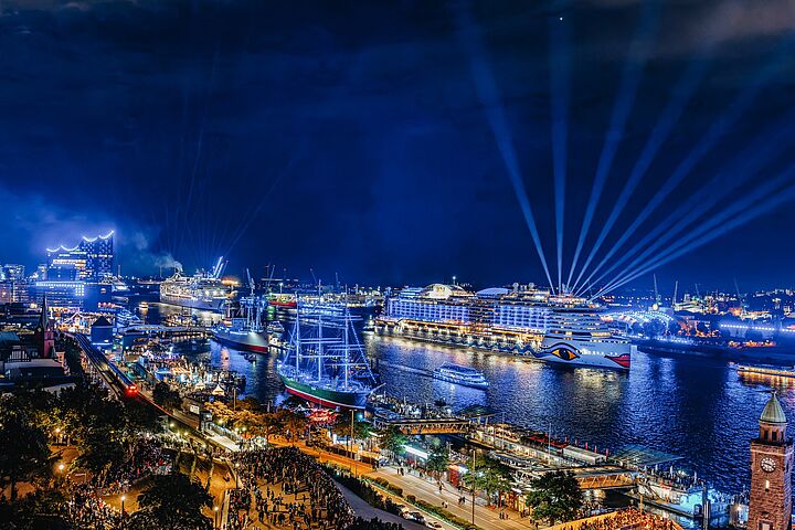 Hamburg Cruise Days: Das war die Auslaufparade mit AIDAperla