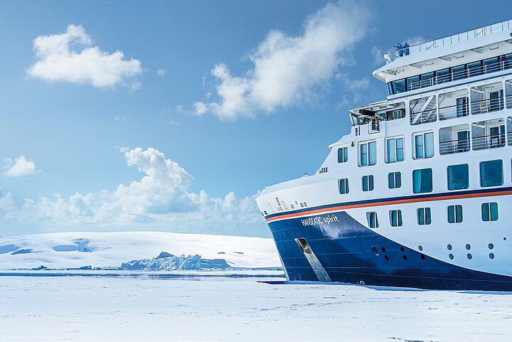 Zwischen Eis, Entdeckergeist und Tierparadiesen: Hapag-Lloyd Cruises bringt Gäste ins Weddellmeer, ans Kap Hoorn und in Chiles Fjorde