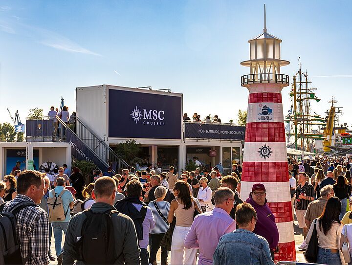 Gelungener Auftakt beim Hamburger Hafengeburtstag: MSC Cruises feiert mit Gästen an den Landungsbrücken