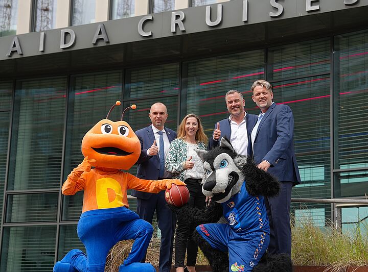 AIDA gratuliert ROSTOCK SEAWOLVES und bringt Basketball Camp an Bord