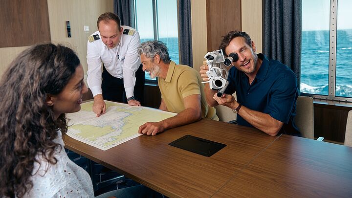 Neues Mein Schiff Themenreisen-Format „Wissen auf See“: Experten vermitteln Wissen rund um die Seefahrt und die Weltmeere